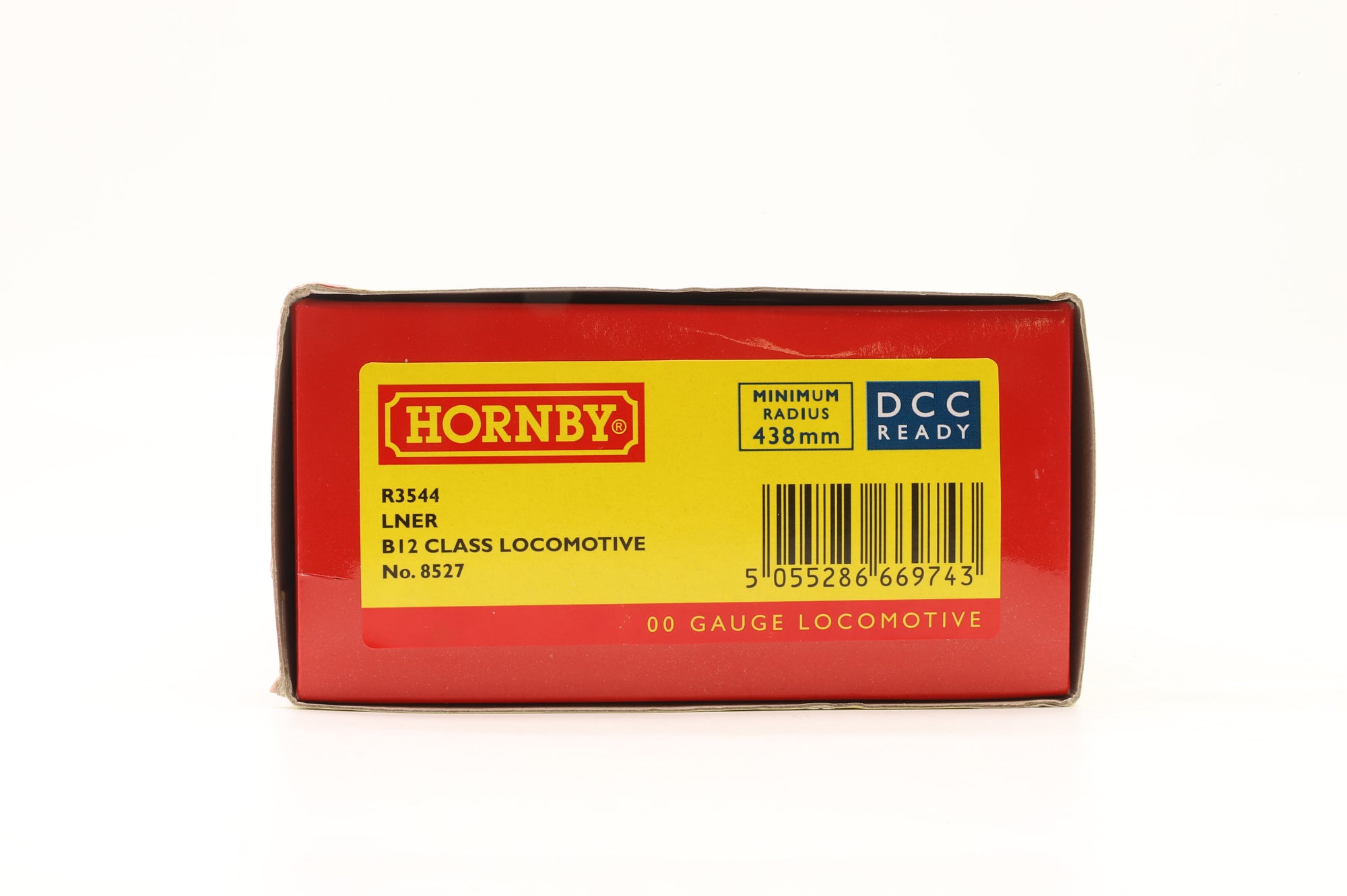 Hornby OO R3544 Class B12 '8527' LNER Apple Green