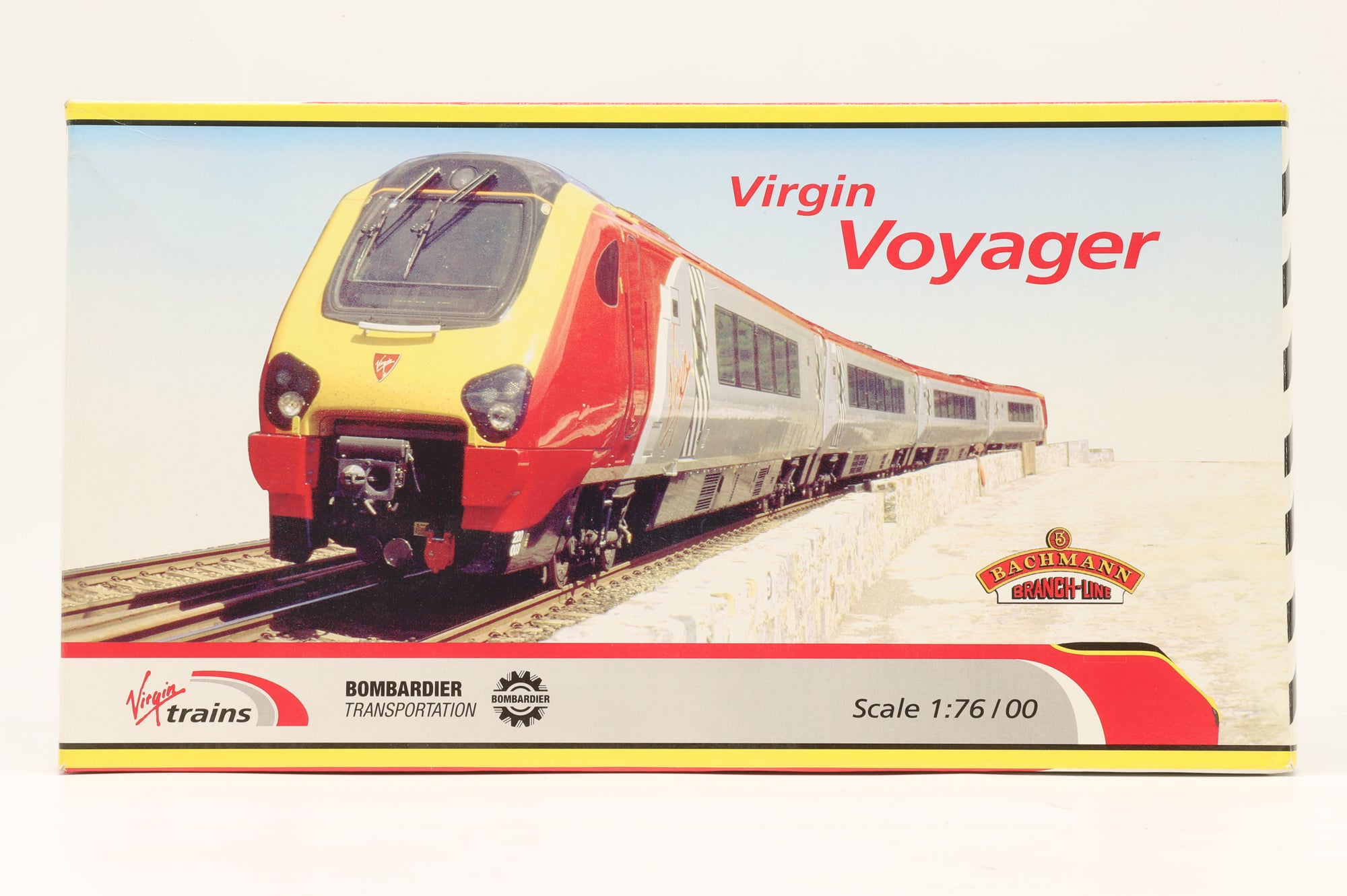 Bachmann OO 32-600 Class 220 Voyager 4-Car DEMU 'Maiden Voyager' in Virgin Trains Livery