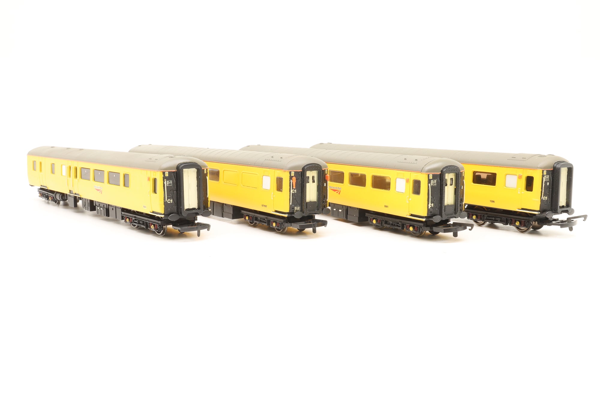 Custom OO Rake of 4x Mk2F Coaches in Network Rail Yellow