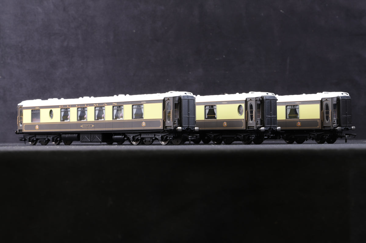 Hornby OO Rake of 3 Pullman Coaches