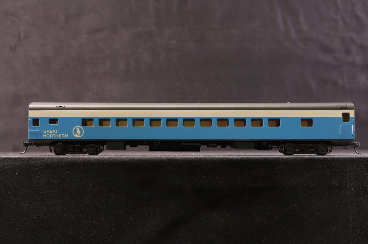 Shoreham Shops Limited/Oriental HO Brass Rake Of 8 Brass Great Northern Blue &amp; White Coaches