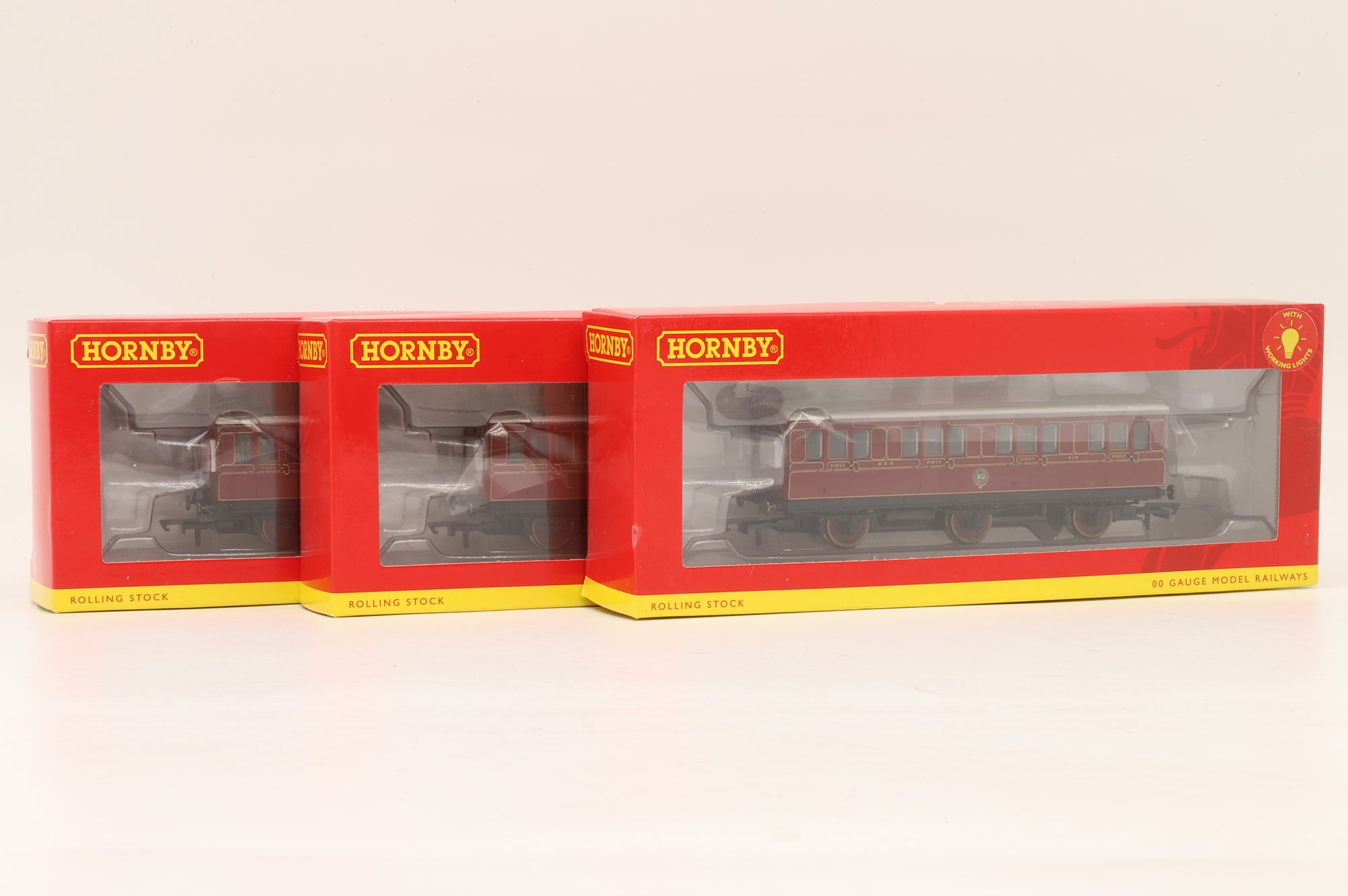 Hornby OO R40135 Rake Of 3 NBR 6 Wheel Coaches
