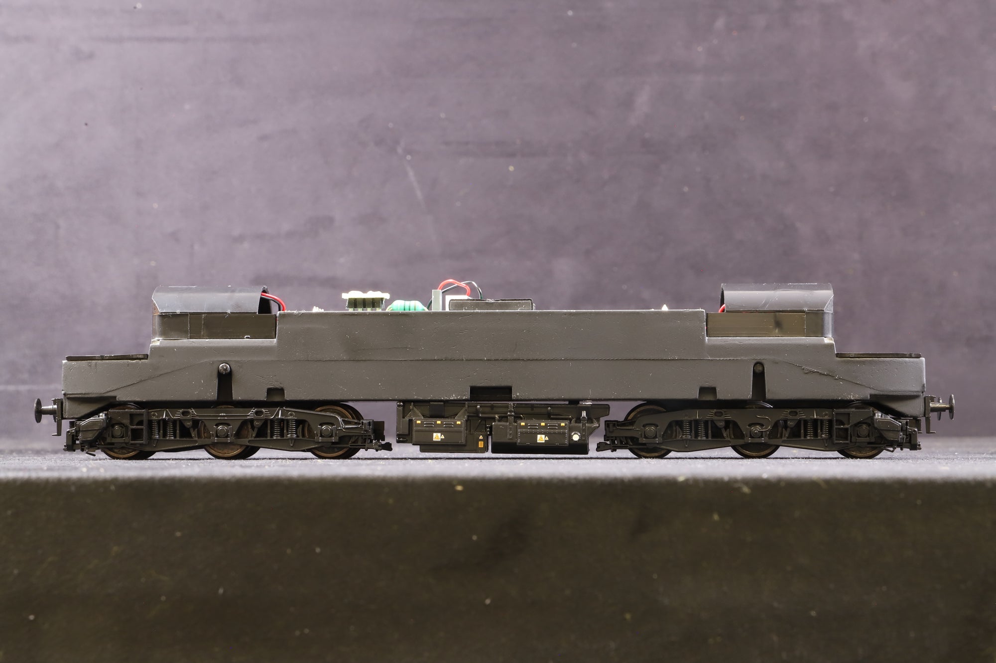 WKS Heljan OO Class 57 Chassis - Missing Body