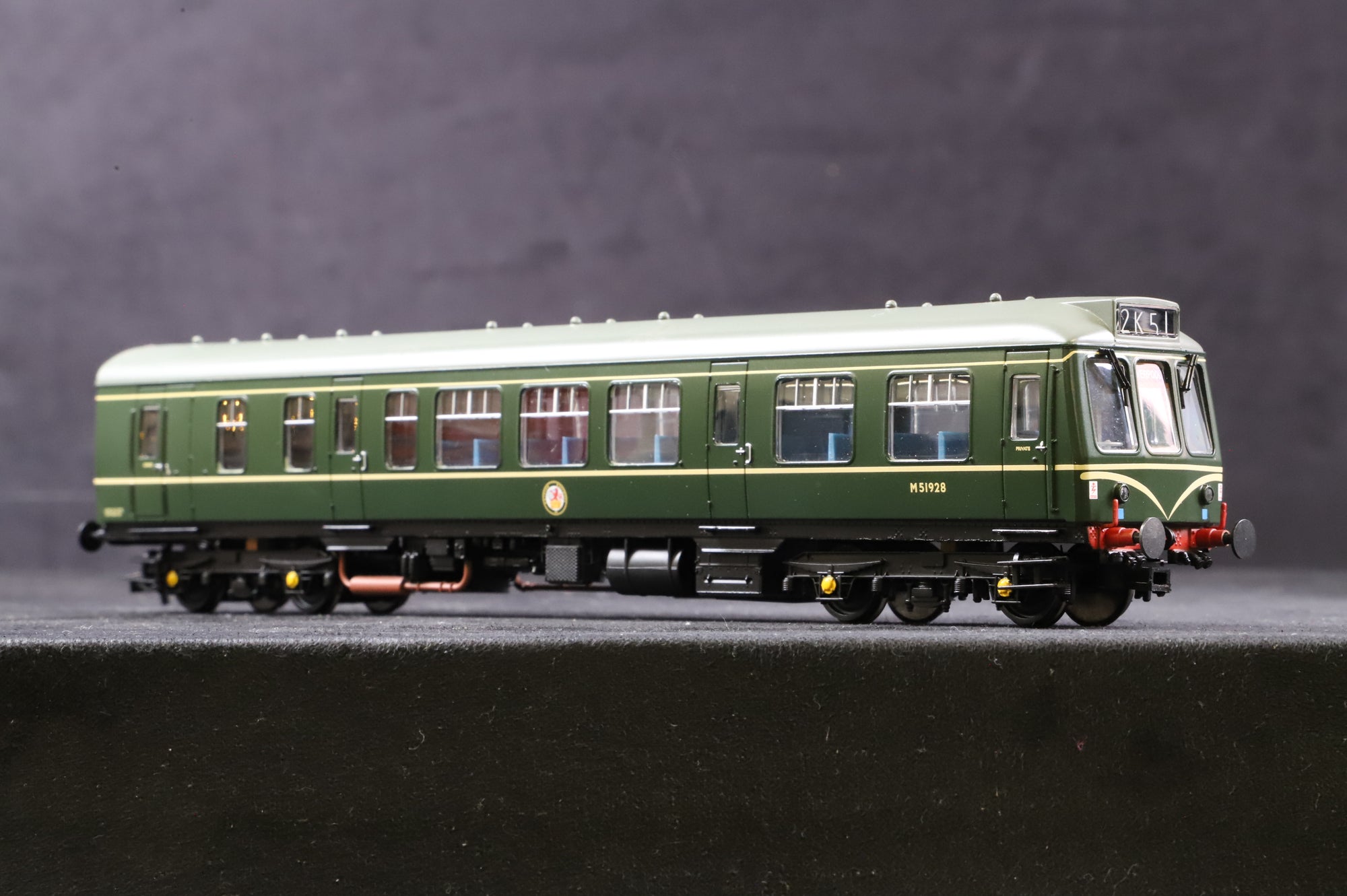 Bachmann OO 32-900A Class 108 2-Car DMU BR Green w/Speed Whiskers