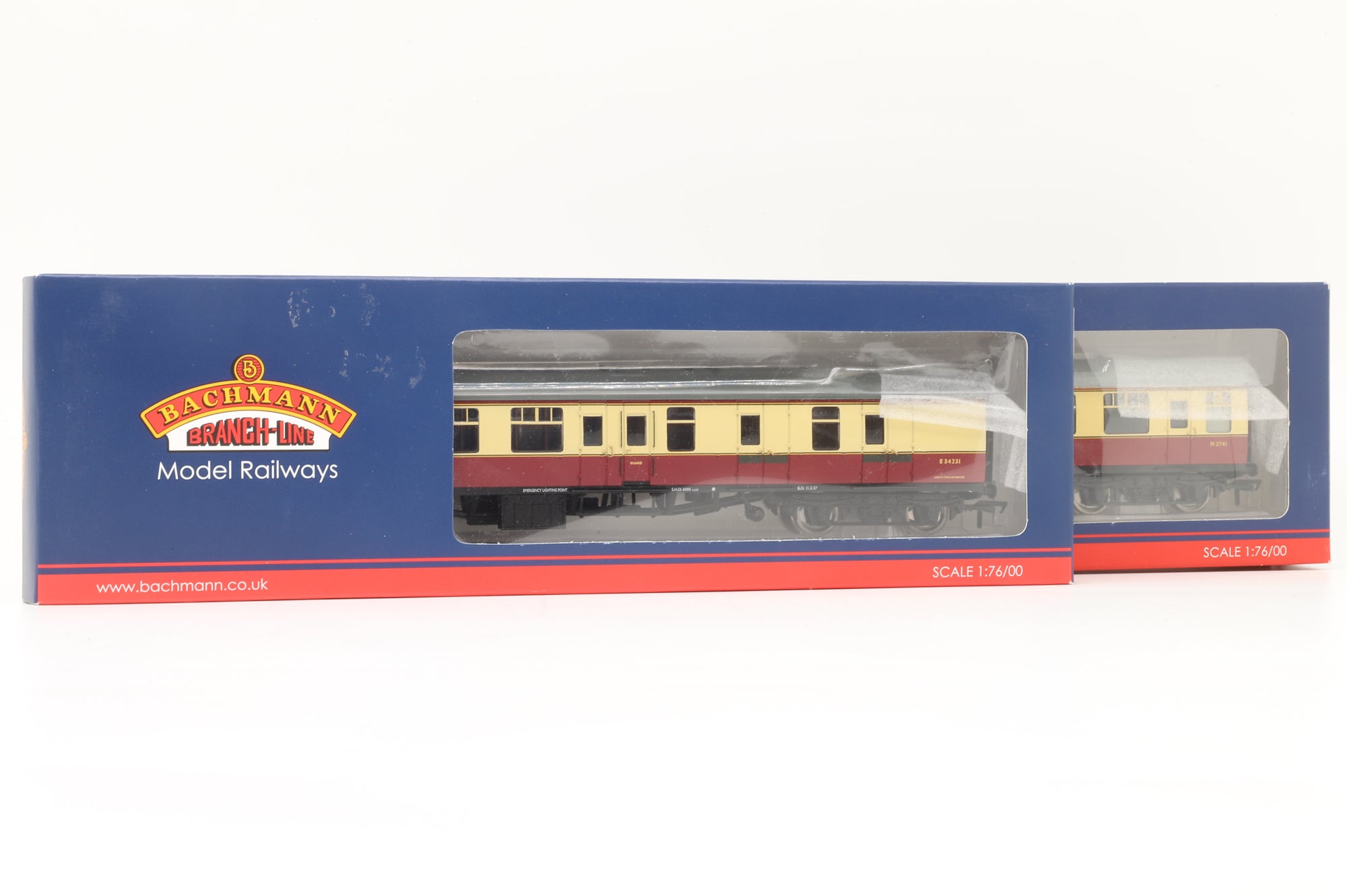 Bachmann OO 39-077F/39-052E Rake of 2 Mk1s E34231/M3741 in BR Crimson/Cream
