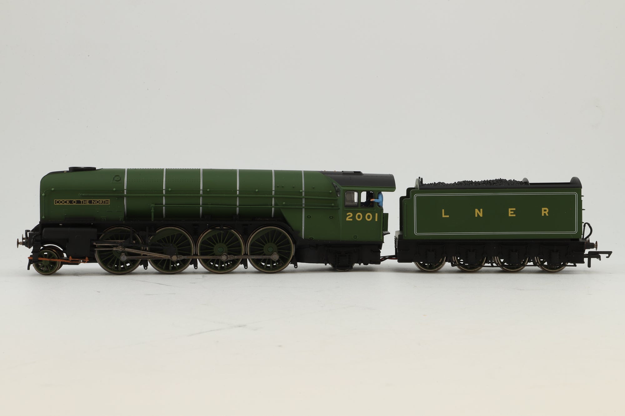 Hornby Railroad OO R3171 Class P2 '2001' 'Cock O' The North' LNER Green DCC Fitted