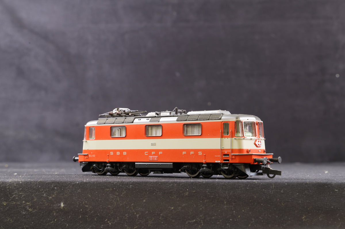 Roco HO SBB CFF FFS  Re 4/4 II 11108 &#39;Swiss Express&#39; Electric Locomotive