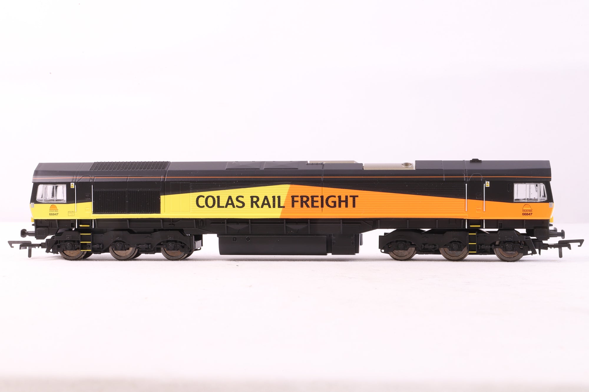 Hornby OO R3787 Class 66 '66847' Colas DCC Fitted