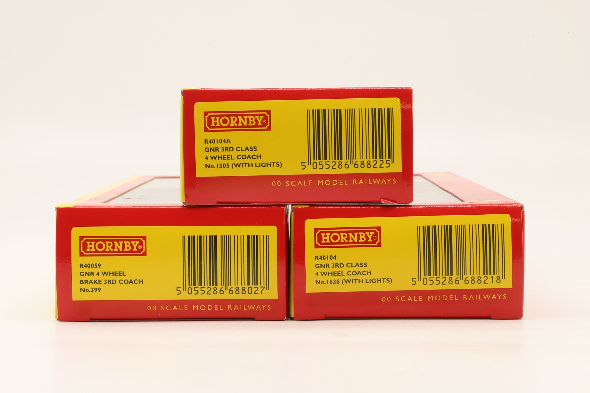 Hornby OO Rake Of 3 GNR 4 Wheel Coaches Inc. R40059, R40104A & R40104