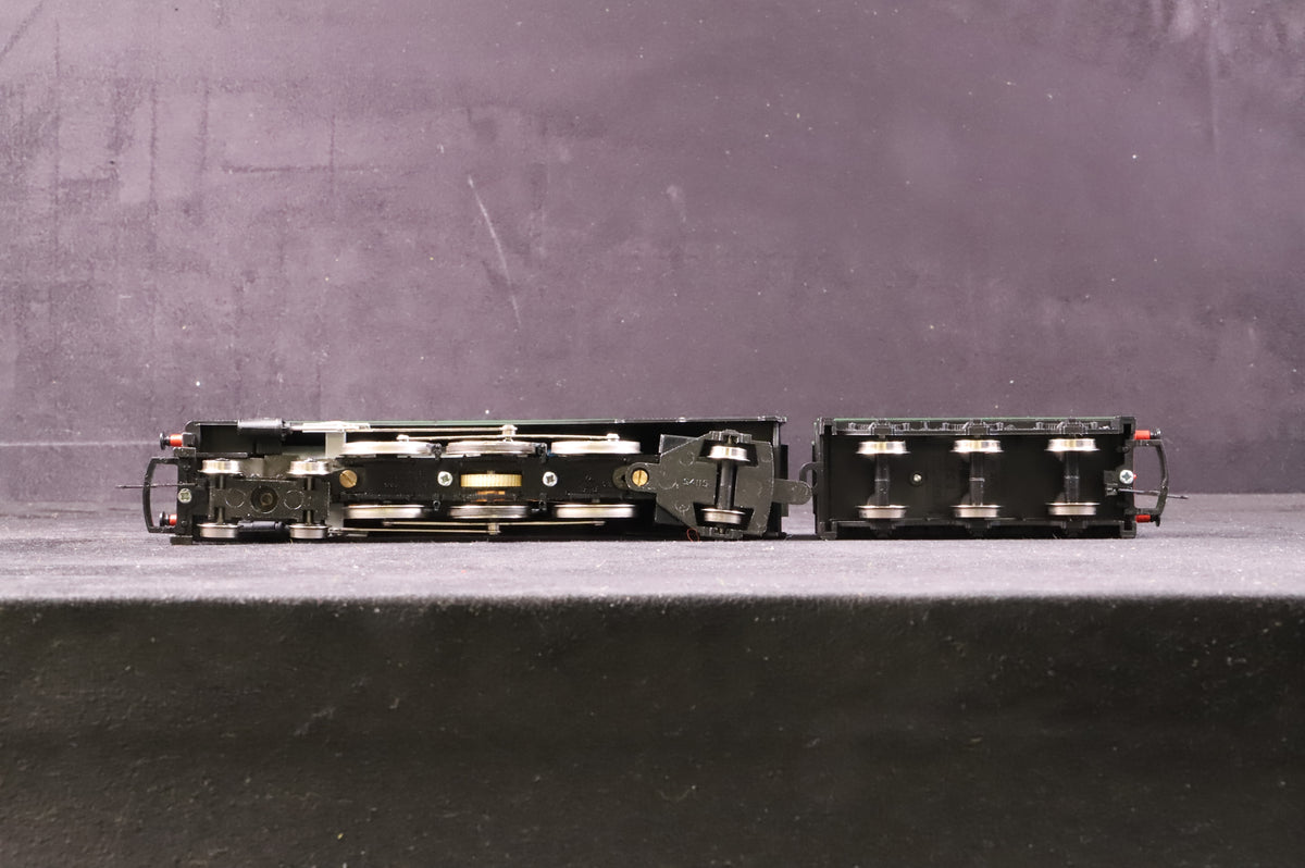 Hornby OO R320 West Country Class 21C101 &#39;Exeter&#39; in SR Green w/ Sunshine Lettering