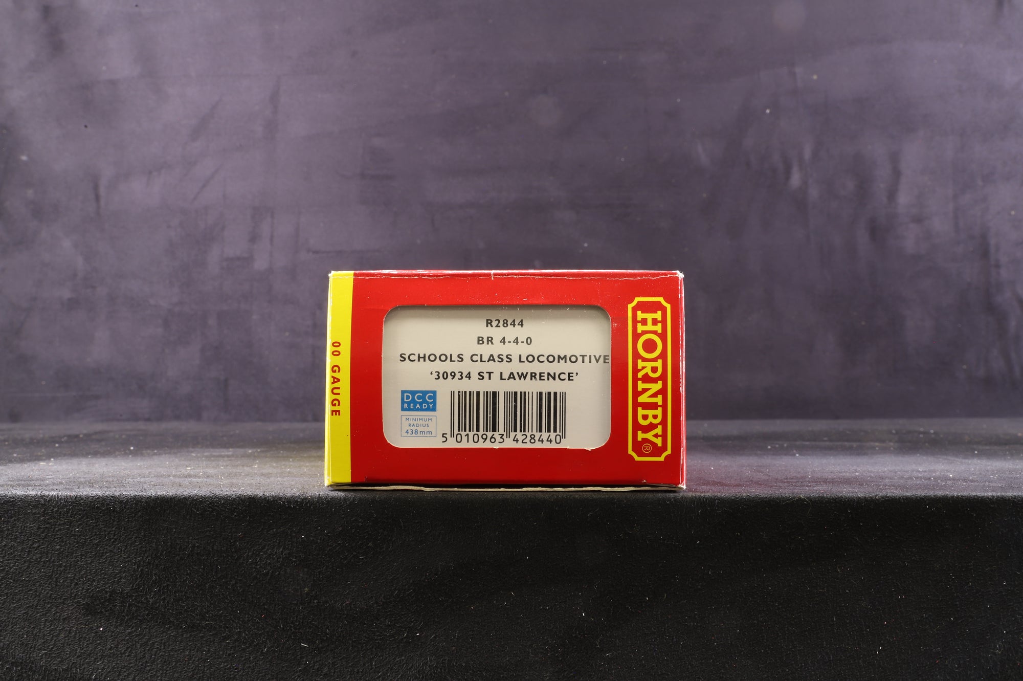 Hornby OO R2844 BR 4-4-0 Schools Class Loco '30934' 'St Lawrence'