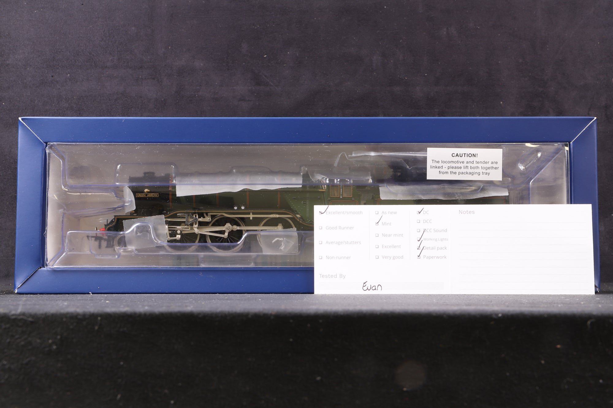 Bachmann OO 35-205NRM LNER V2 60800 'Green Arrow' in BR Lined Green with Late Crests