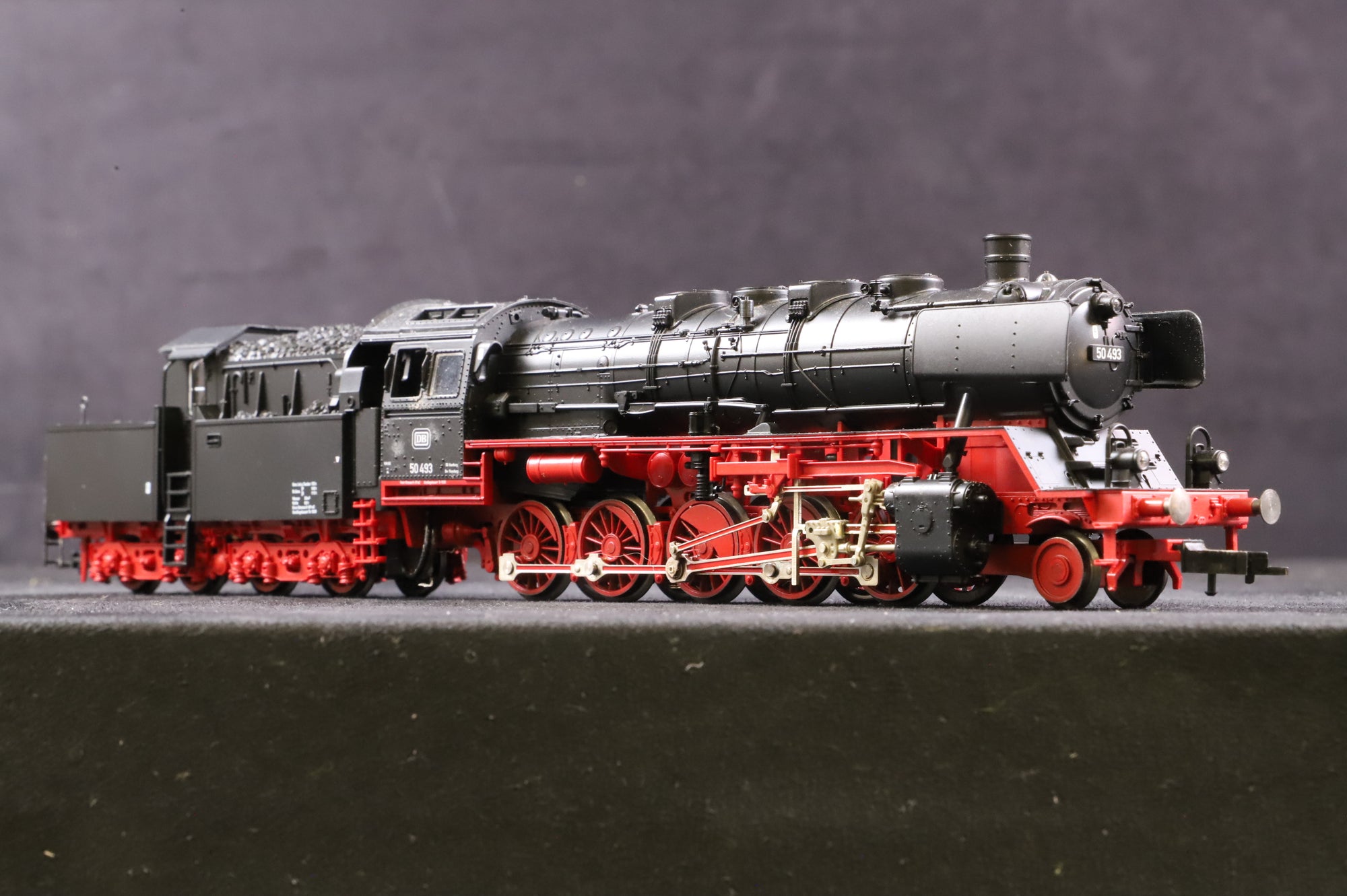 Fleischmann HO 4177 BR 50 50493 in DB Black/Red