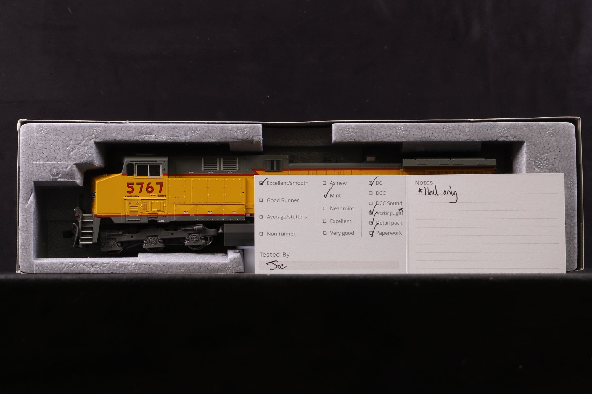 Kato HO 37-6436 GE AC4400CW 5767 in Union Pacific Livery