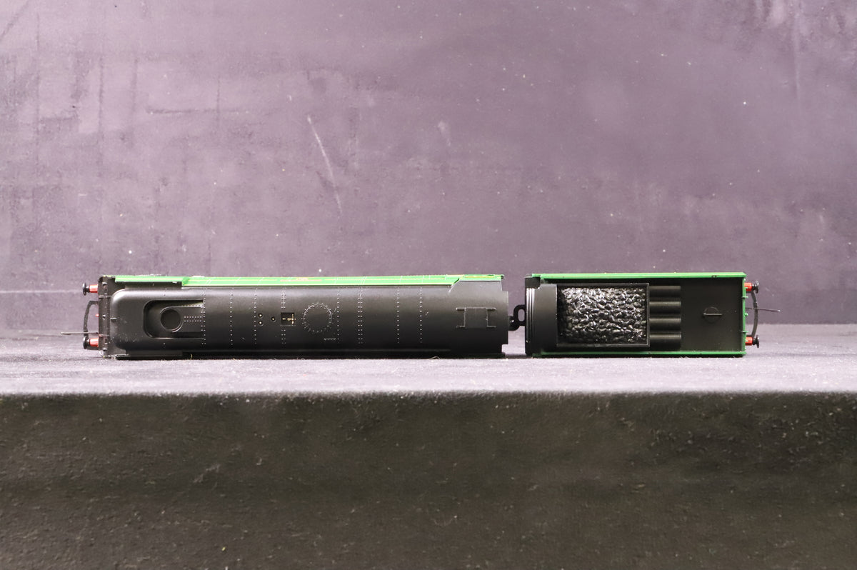 Hornby OO R320 West Country Class 21C101 &#39;Exeter&#39; in SR Green w/ Sunshine Lettering