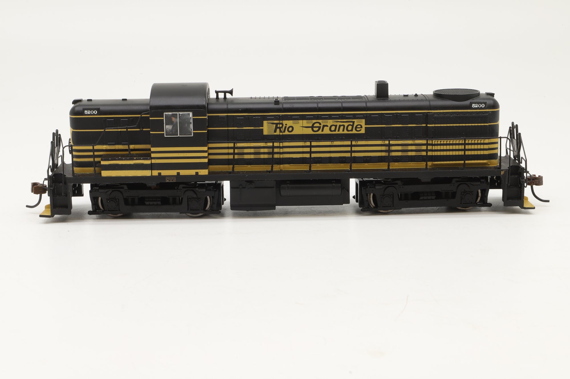 Bachmann HO Alco RS3 #5200 in Rio Grande Livery - DCC Sound