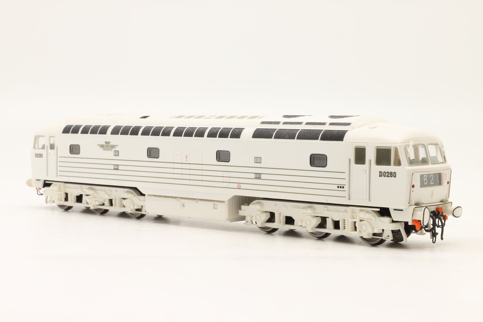Heljan OO 4005 BRCW Prototype D0260 'Lion' White Livery with 5 Gold Stripes