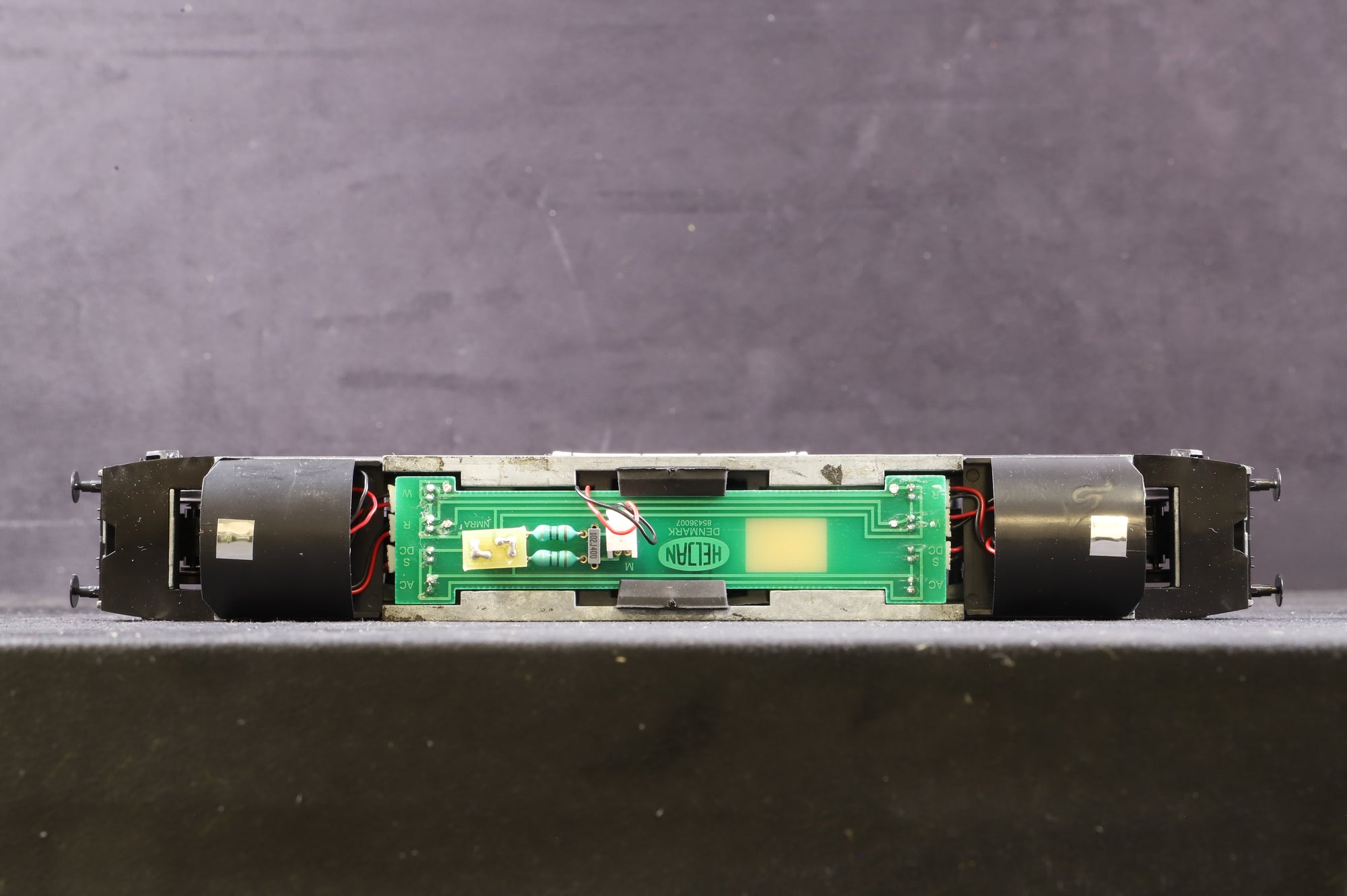 WKS Heljan OO Class 57 Chassis - Missing Body