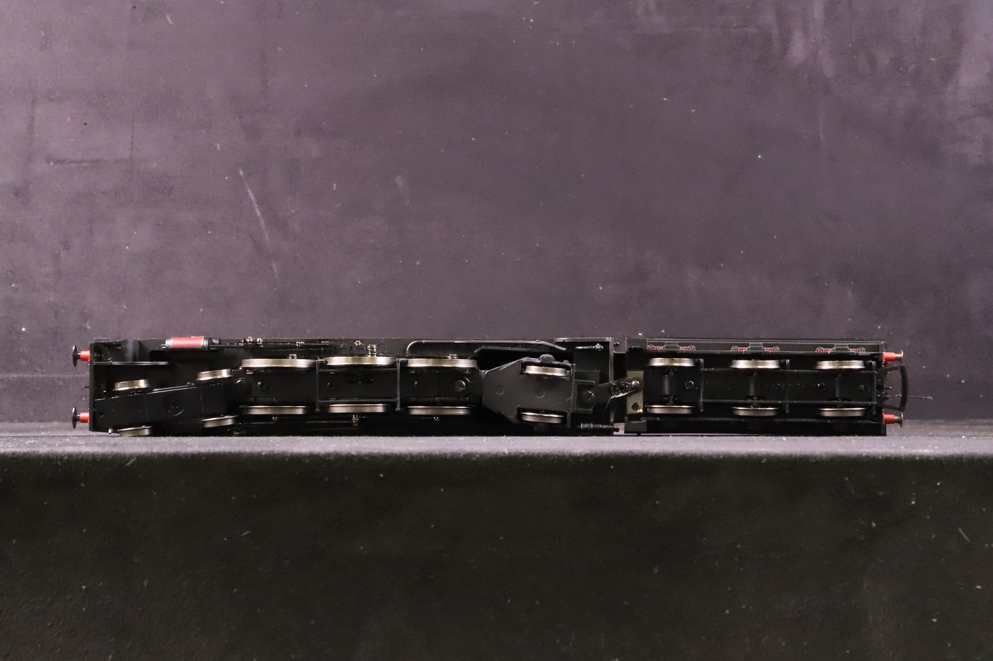 Hornby OO R2230 Duchess Class 'Duchess of Buccleuch' LMS Crimson