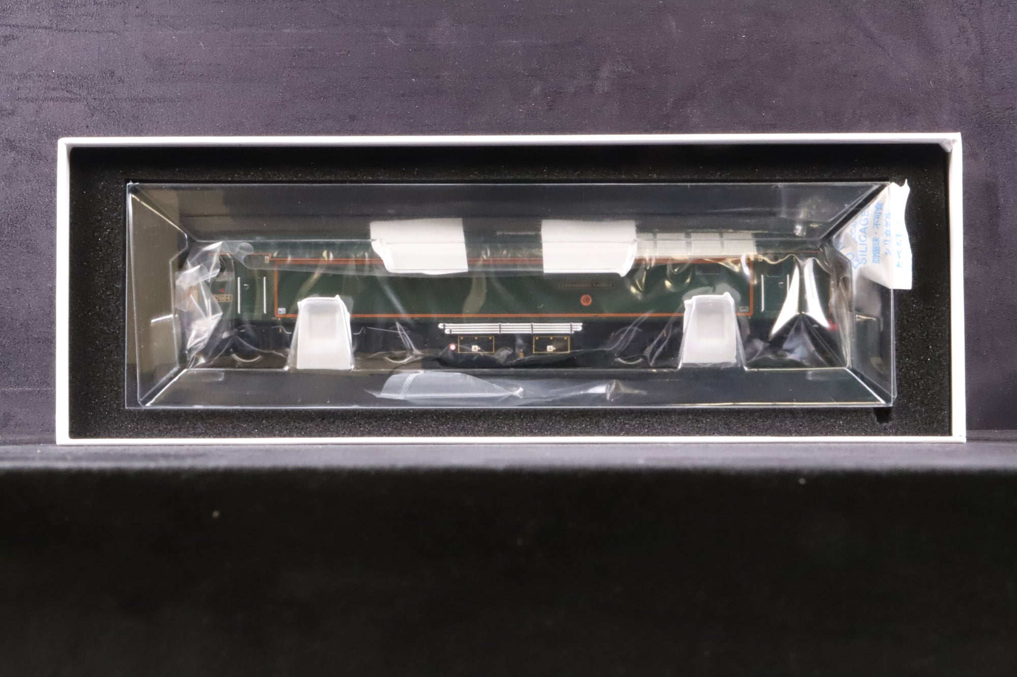 Heljan OO 5711 Class 57 '57604' 'Pendennis Castle' GWR Lined Green