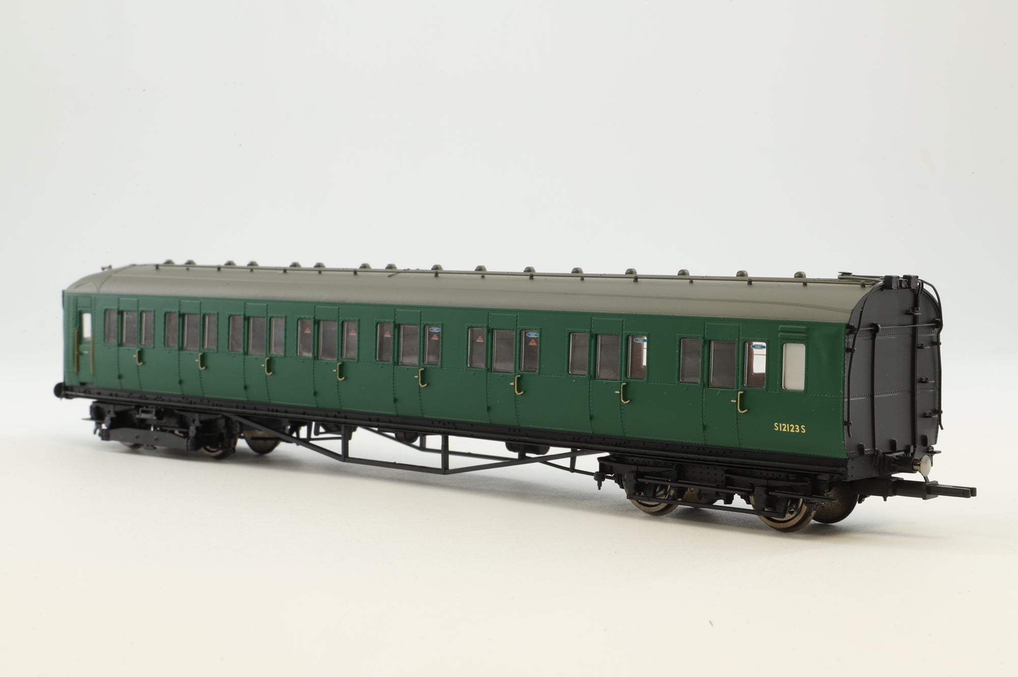 Hornby OO R3177 2-BIL 2090 2-Car EMU in BR(S) Green