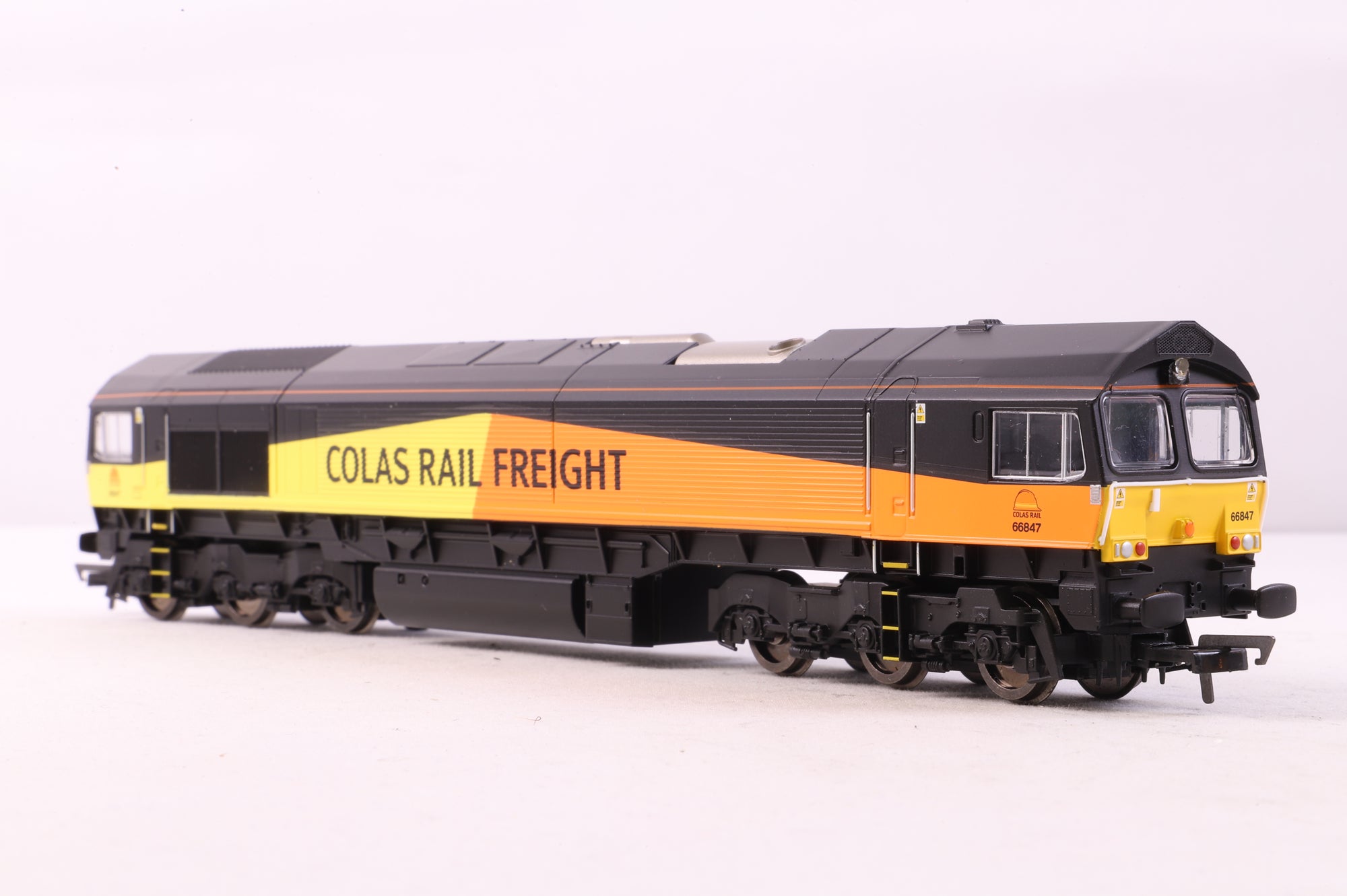 Hornby OO R3787 Class 66 '66847' Colas DCC Fitted