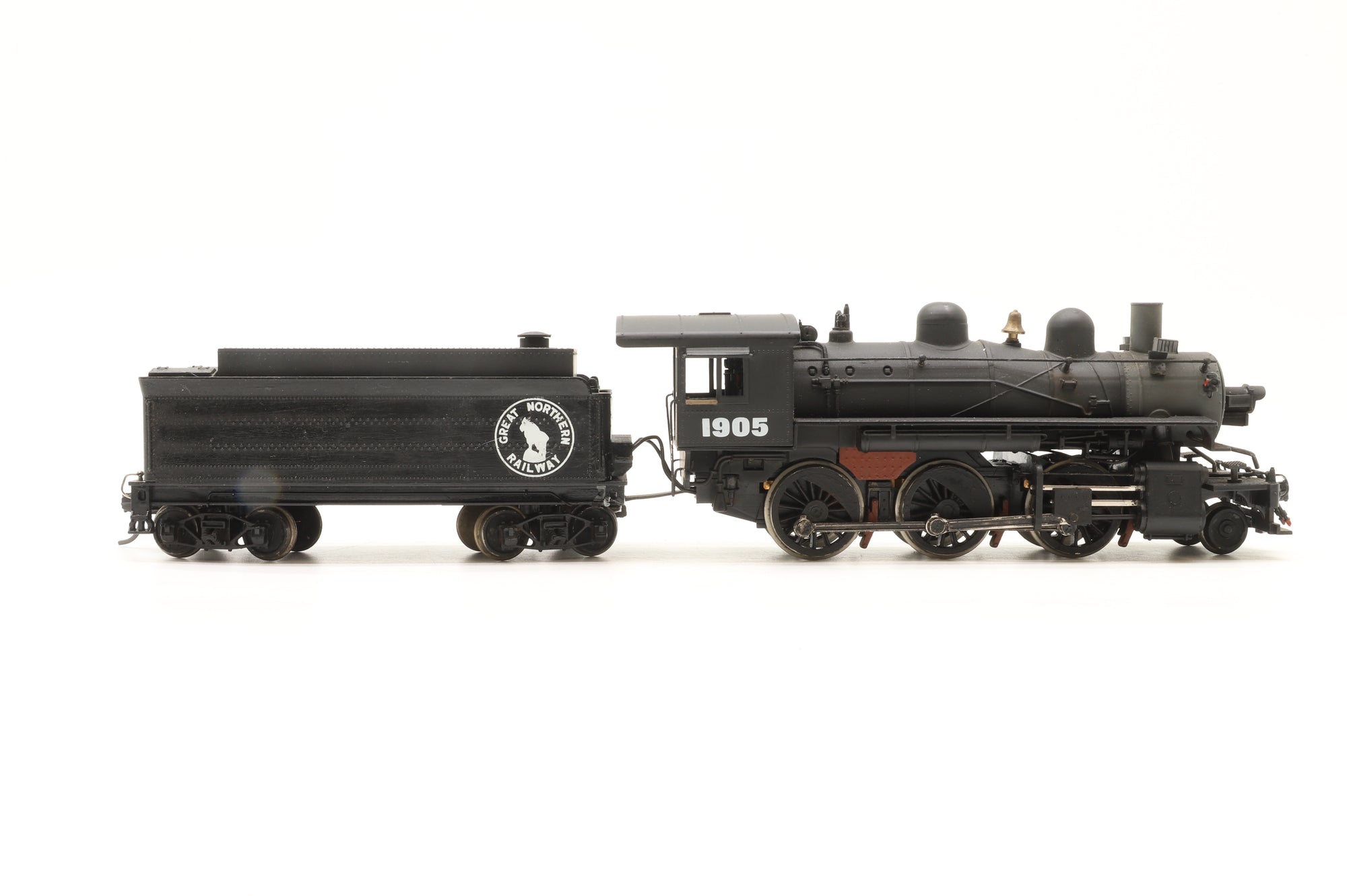 IHC HO 2-6-0 Mogul #1905 in Great Northern Black