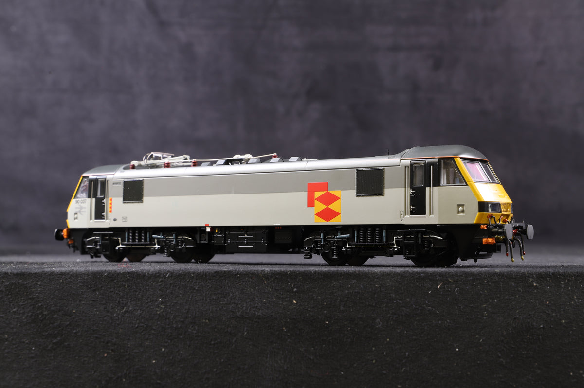 Bachmann OO 32-611 Class 90 &#39;90037&#39; BR Railfreight Distribution