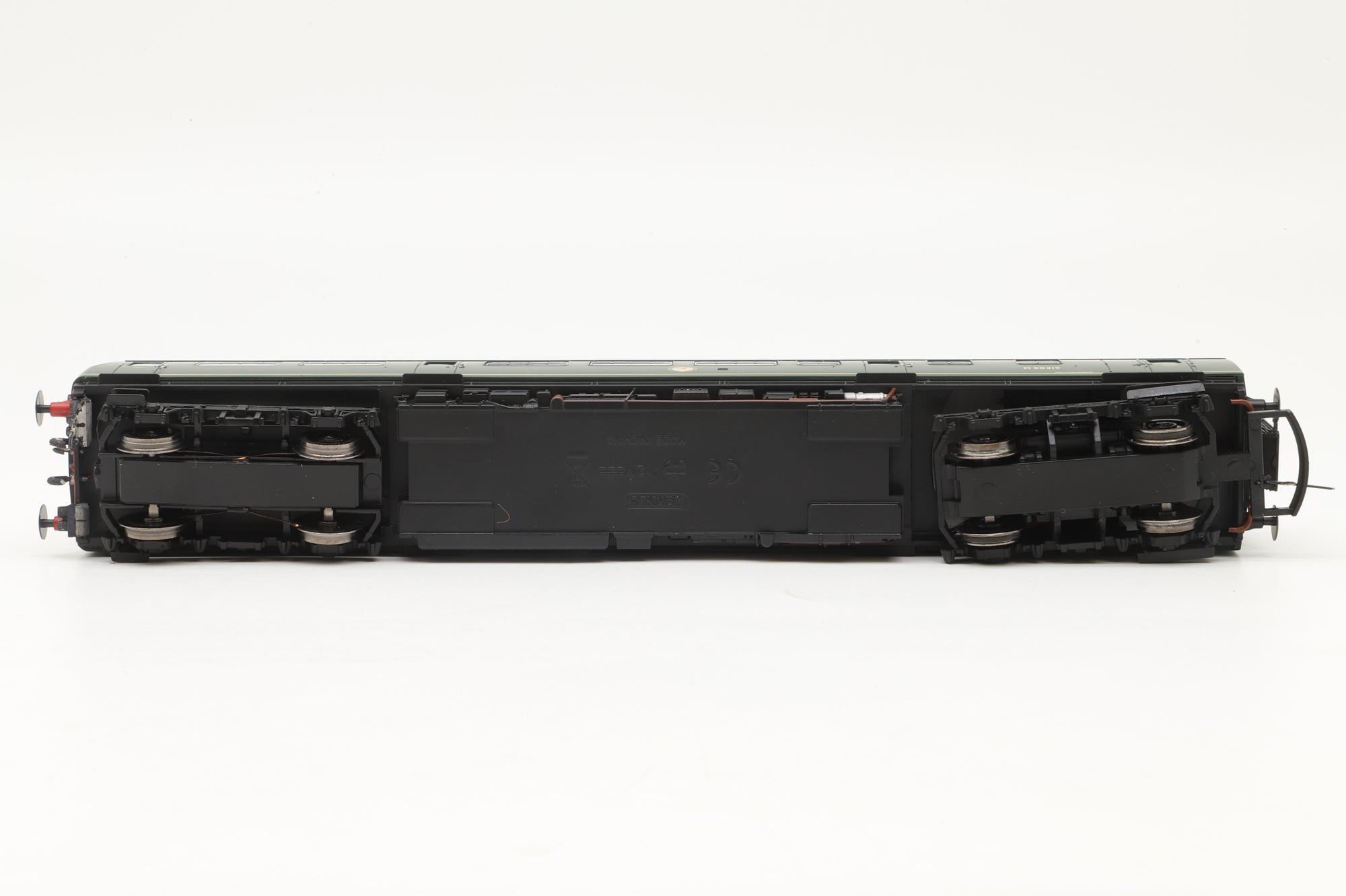 Hornby OO R3147 Class 101 3-Car DMU in BR Green w/ Whiskers