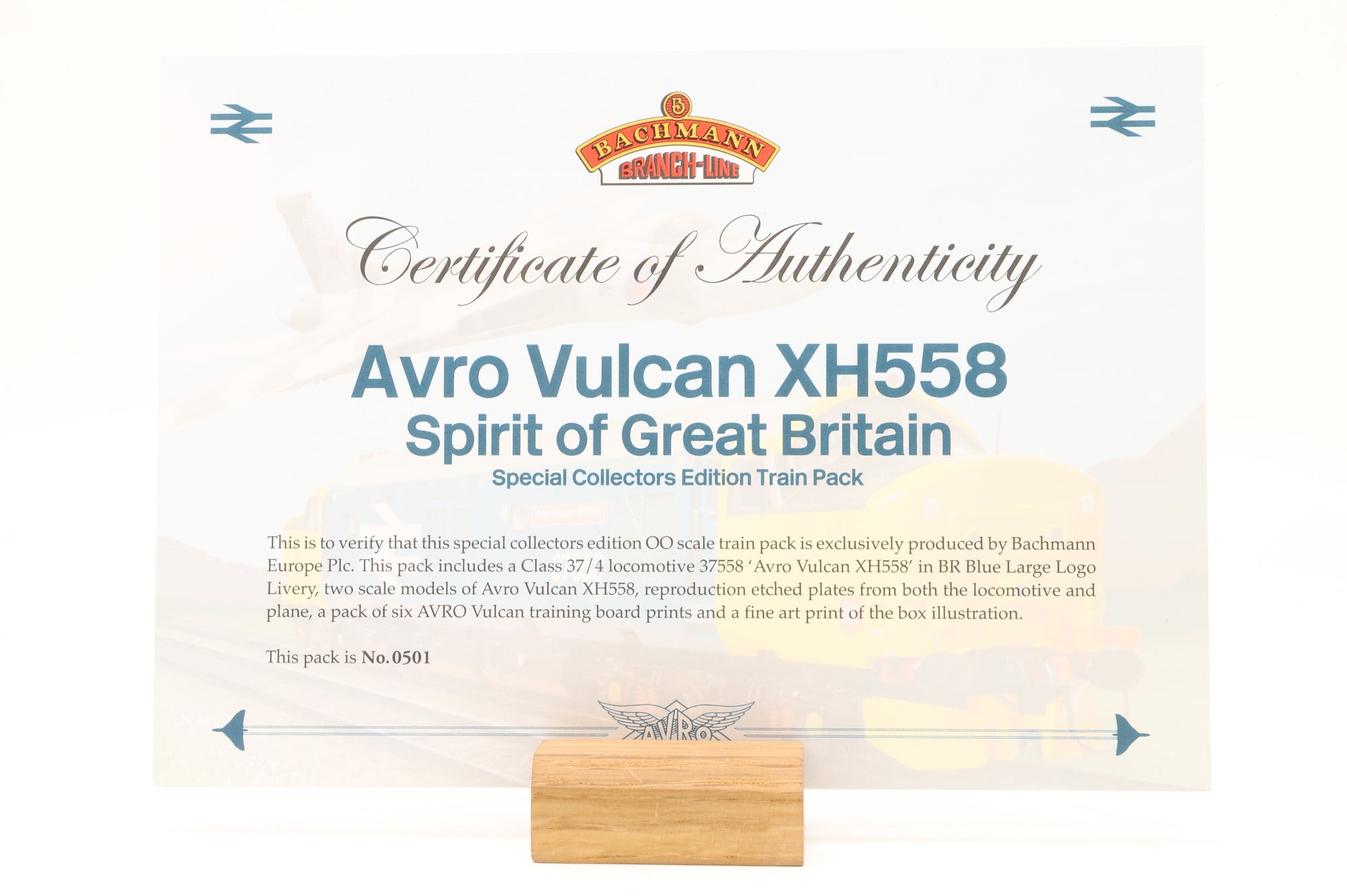Bachmann OO 30-375 Avro Vulcan XH558 'Spirit of Britain' Set Incl. Class 37 & 2x Vulcan Jets