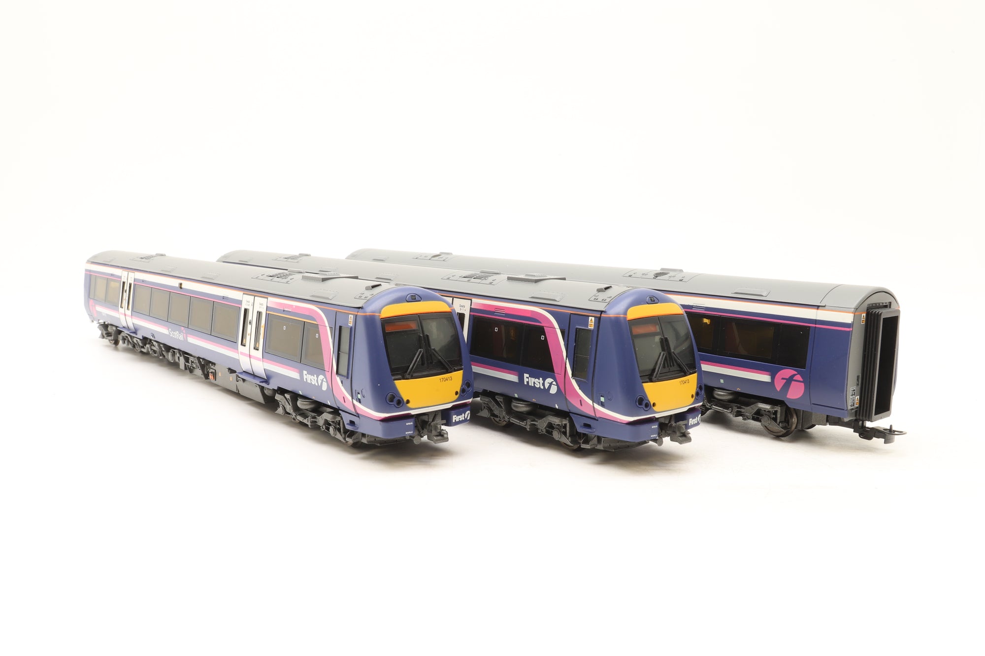 Bachmann OO 32-463 Class 170/4 Turbostar 3-Car DMU in Scotrail (First Group) Livery