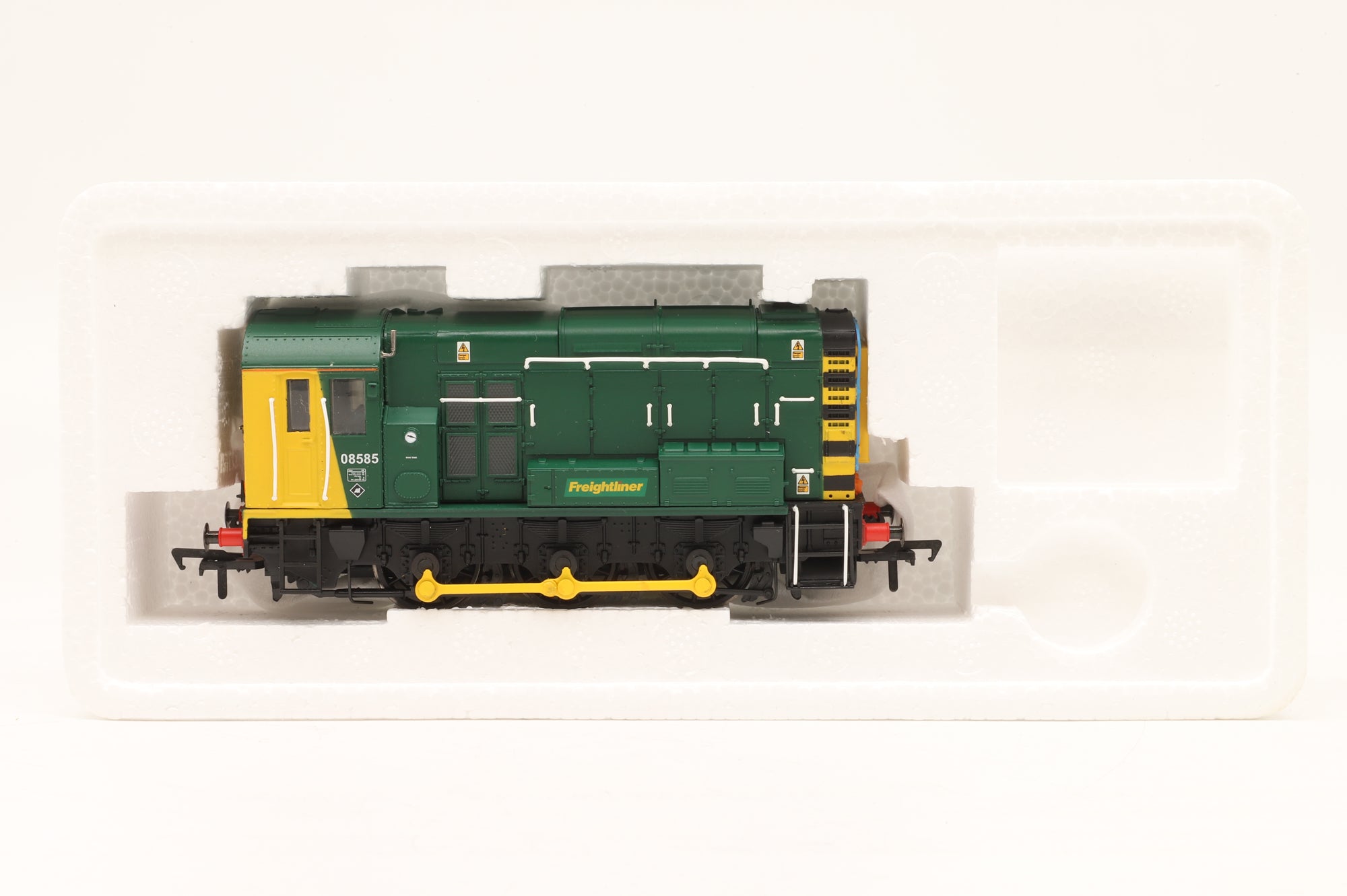 Bachmann OO 32-106 08 Diesel Shunter '08585' Freightliner