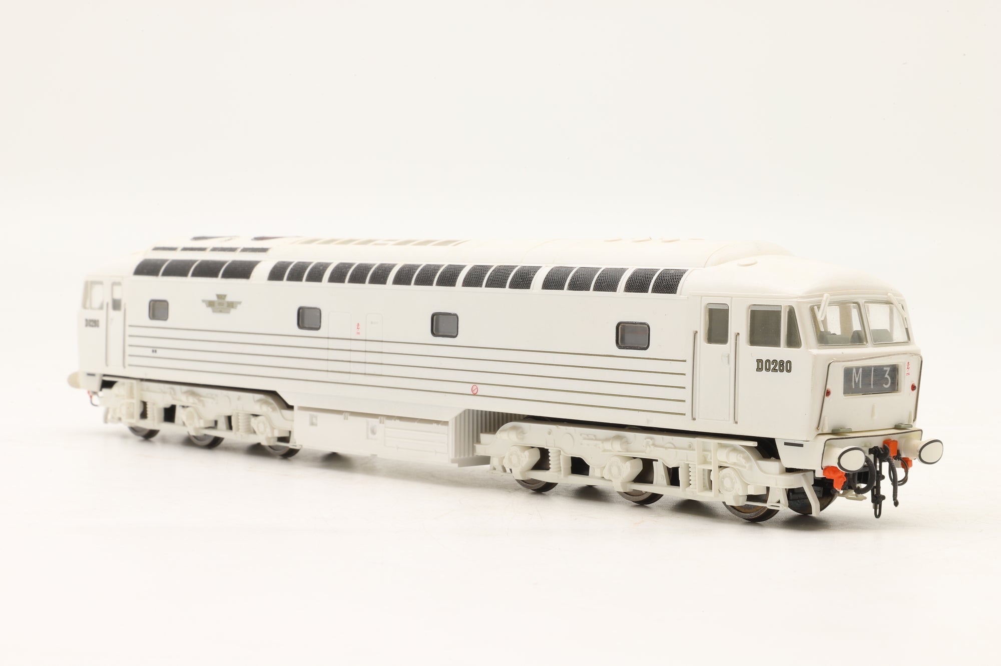 Heljan OO 4005 BRCW Prototype D0260 'Lion' White Livery with 5 Gold Stripes