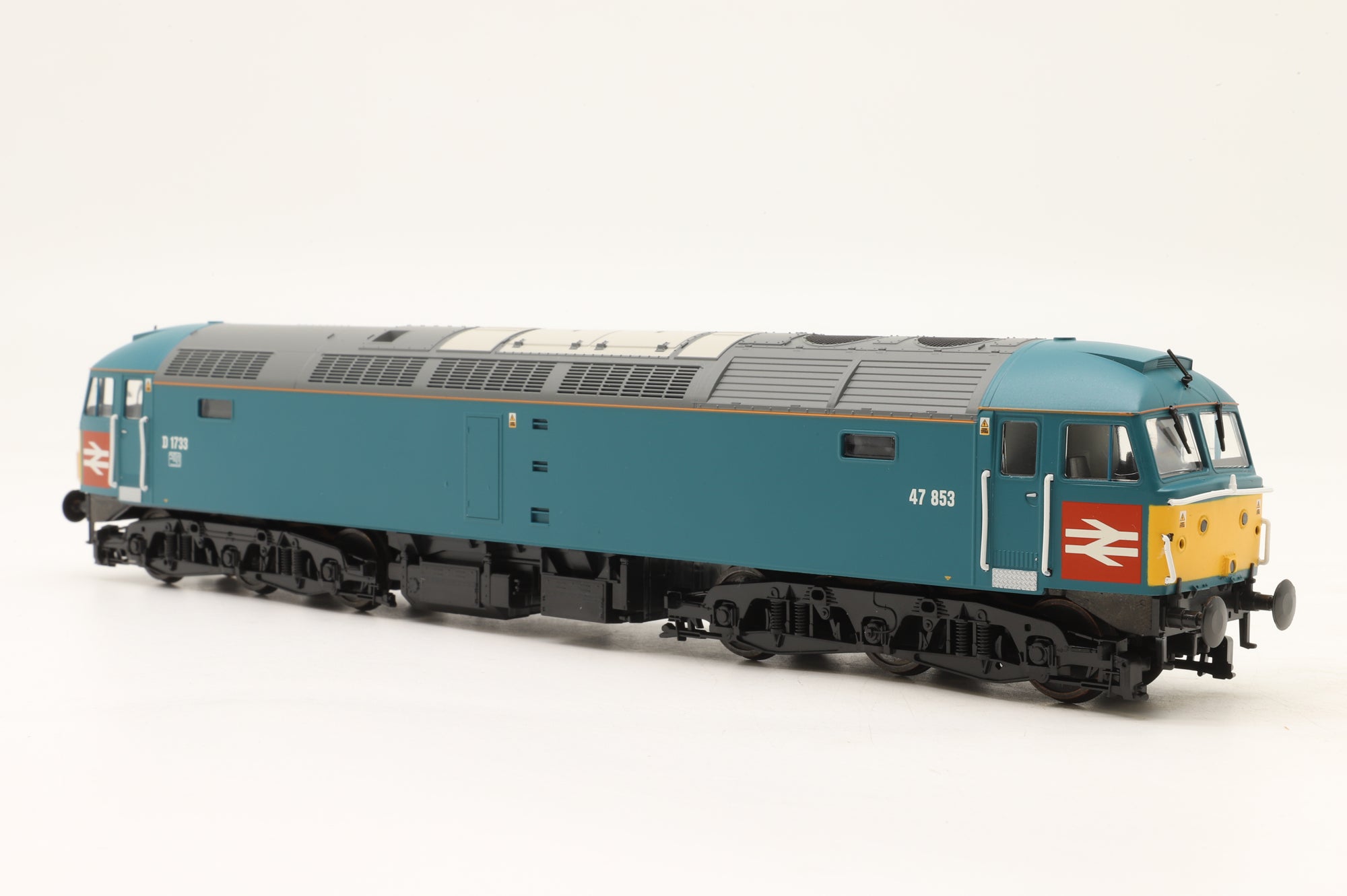 Heljan OO 4699 Class 47 47853 in XP64 Blue (Heritage)