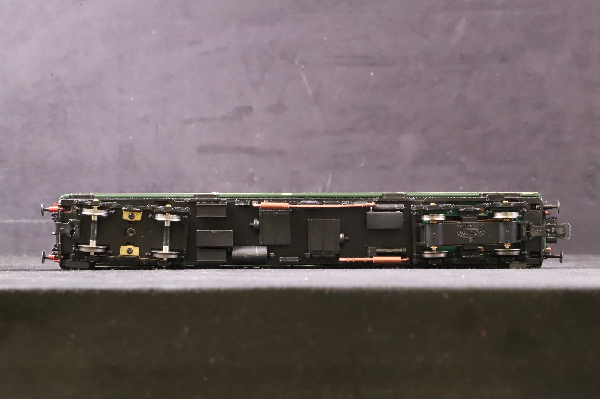 Bachmann OO 32-900A Class 108 2-Car DMU BR Green w/Speed Whiskers