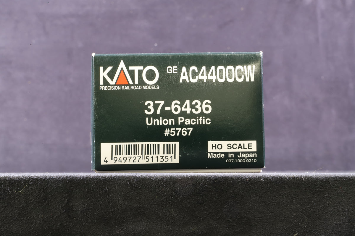 Kato HO 37-6436 GE AC4400CW 5767 in Union Pacific Livery