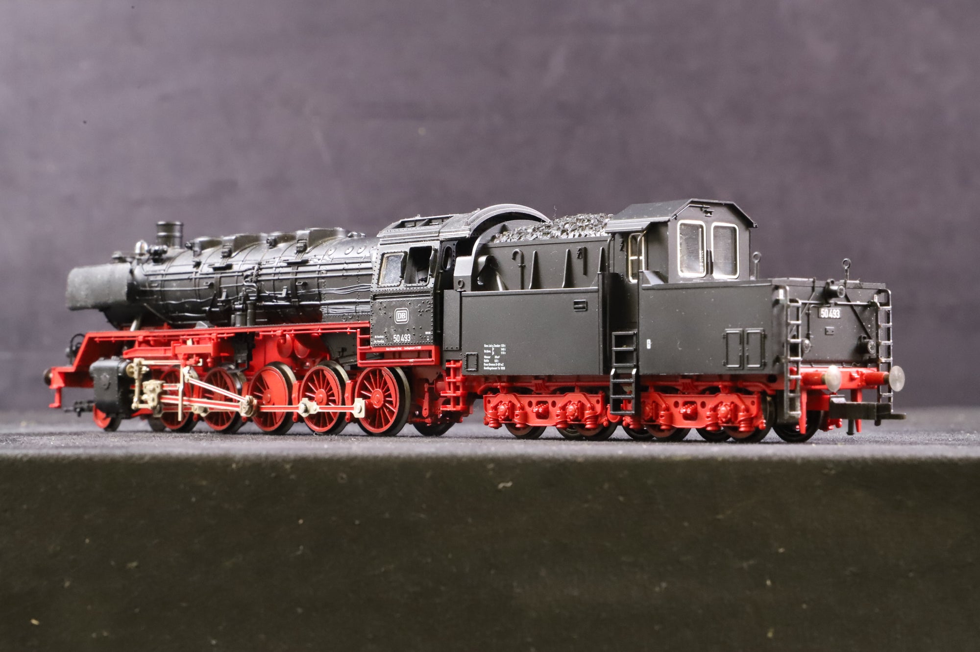 Fleischmann HO 4177 BR 50 50493 in DB Black/Red