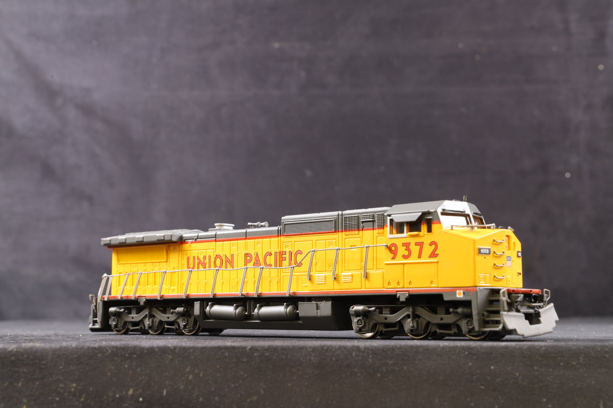 Spectrum HO 86002 GE Dash 8-40CW Wide Cab Diesel Union Pacific &#39;9372&#39;