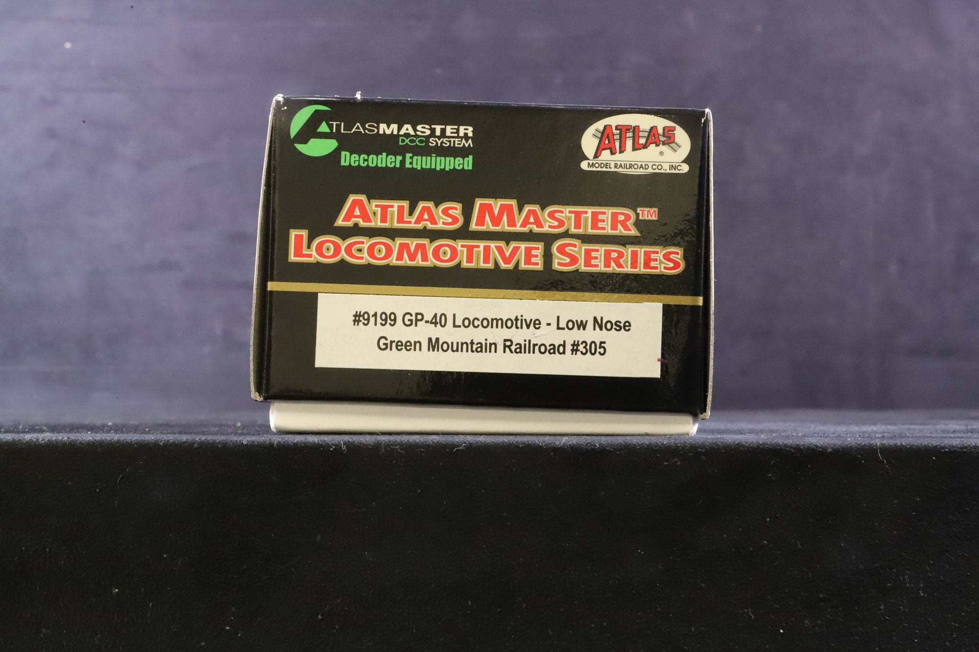 Atlas HO 9199 GP-40 Diesel Locomotive Low Nose '305' Green Mountain Railroad