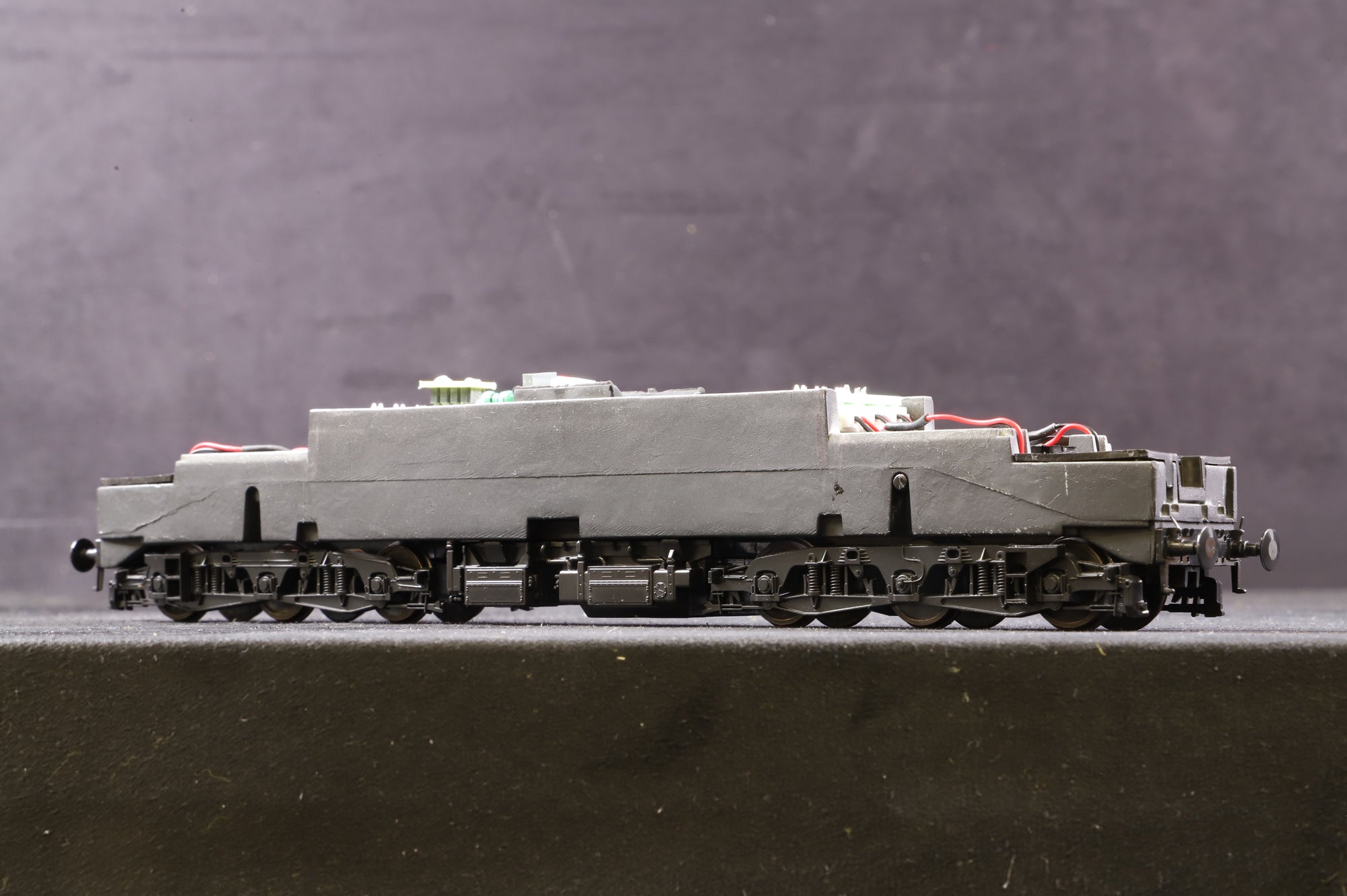 WKS Heljan OO Class 47 Chassis w/ Split Box Fuel Tank - Missing Body