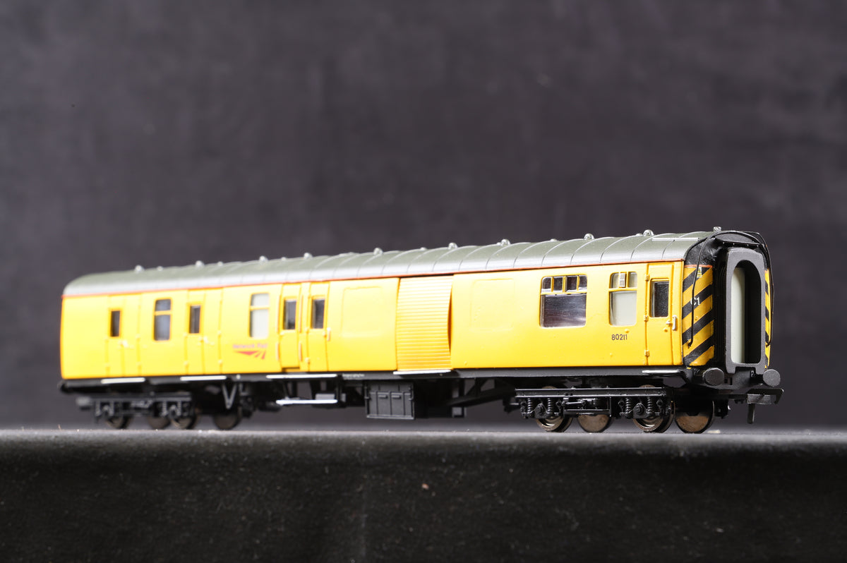 Bachmann OO Network Rail Mk1 Generator Coach &#39;80211&#39; Resprayed