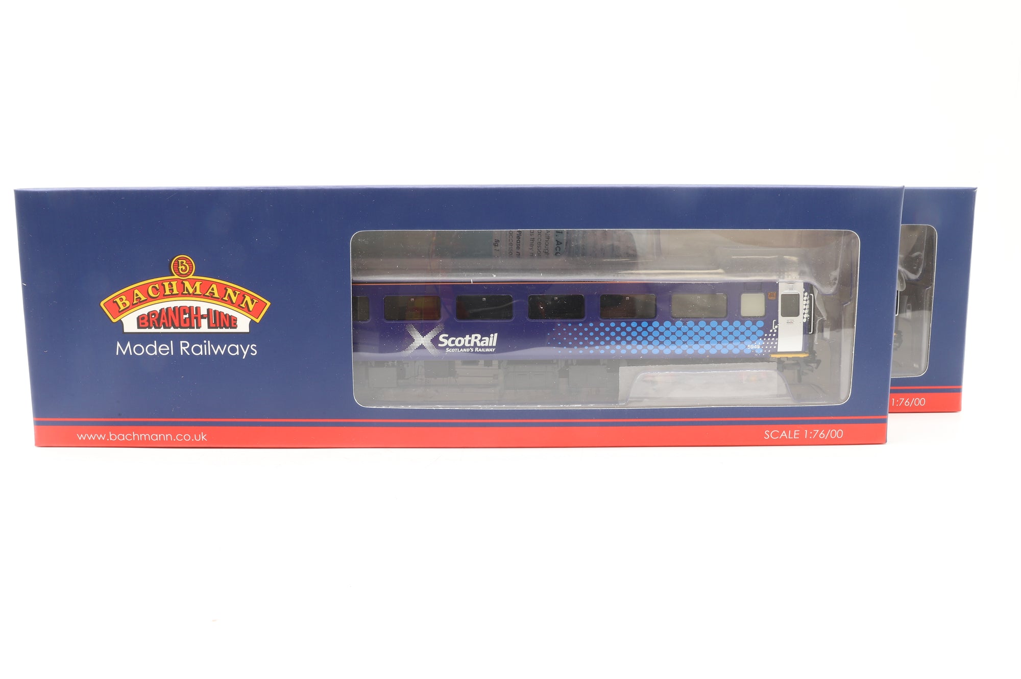 Bachmann OO 39/680/704 2x Mk2s TSO/BSO in ScotRail Saltire Livery