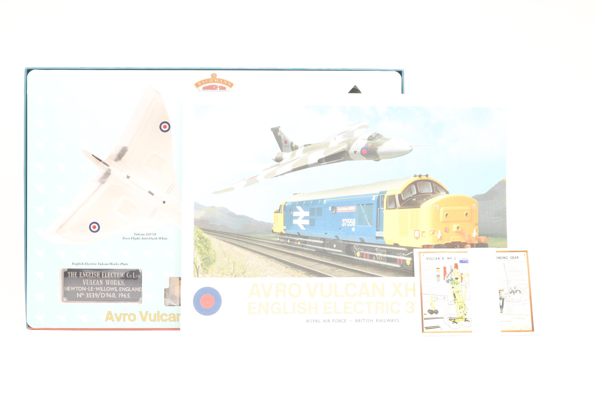 Bachmann OO 30-375 Avro Vulcan XH558 'Spirit of Britain' Set Incl. Class 37 & 2x Vulcan Jets