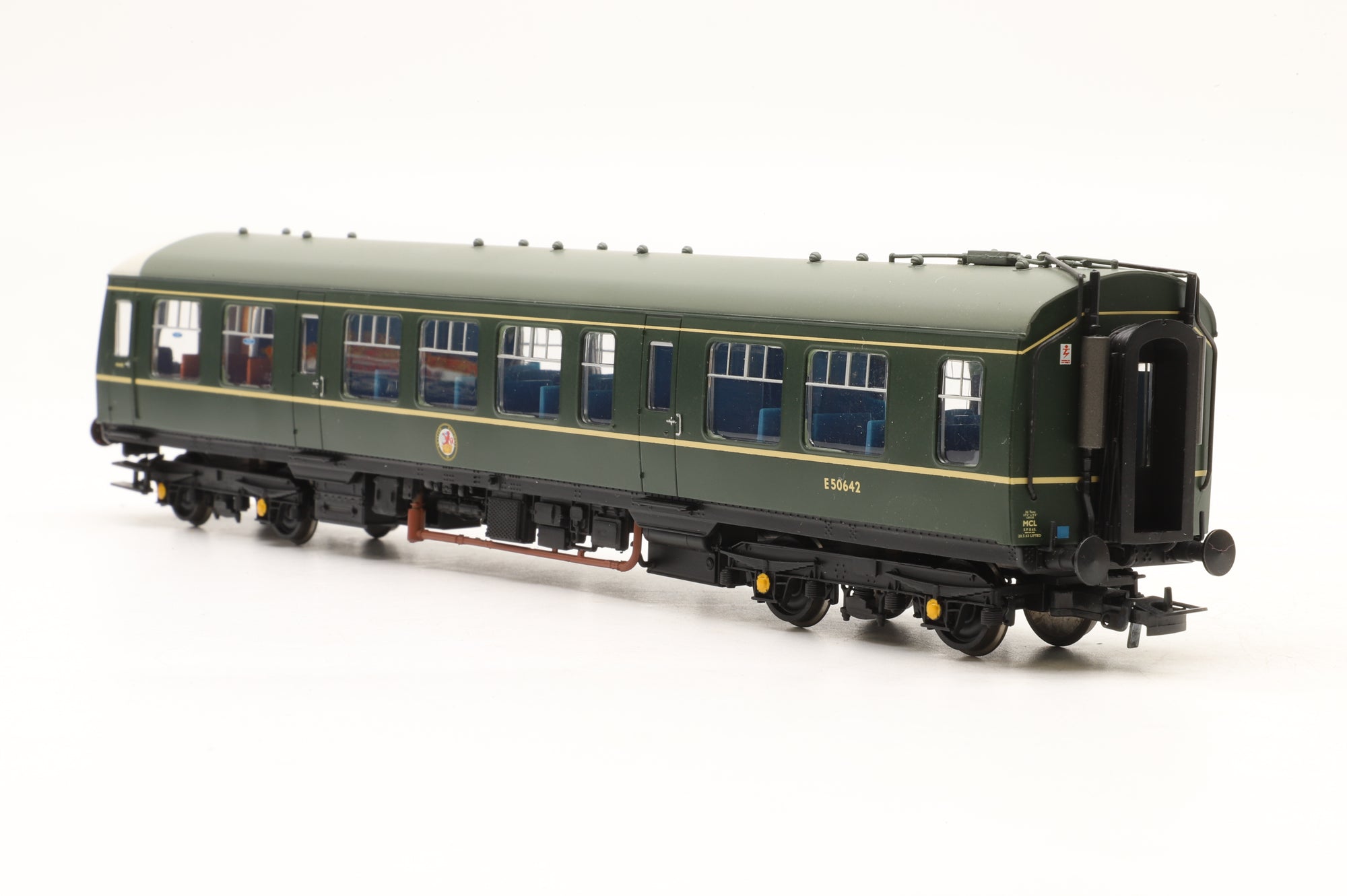 Bachmann OO 32-911 Class 108 3-Car DMU BR Green, Yellow Warning Panels
