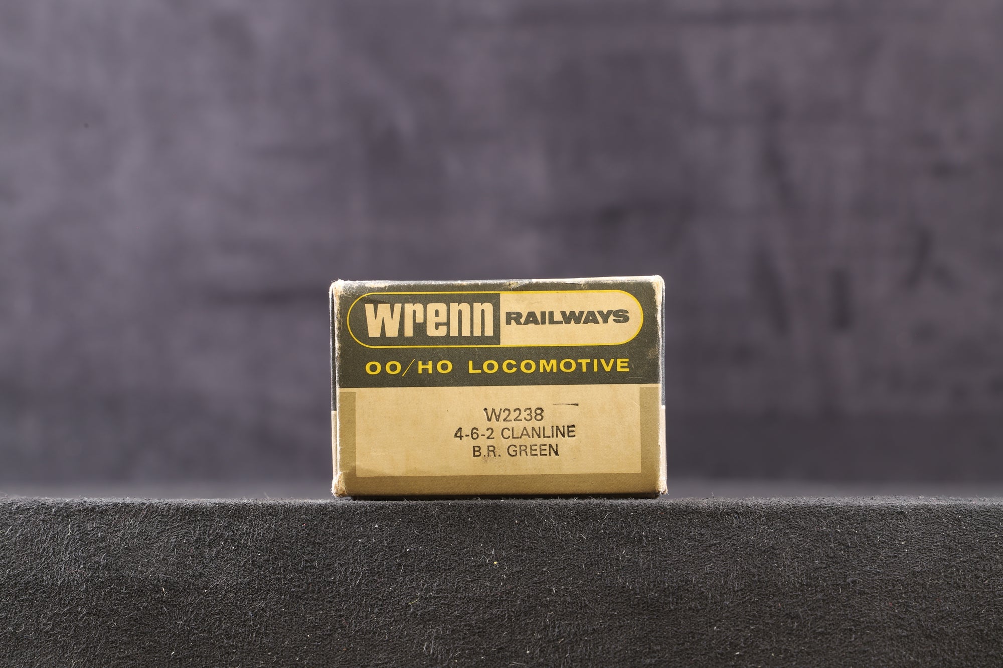 Wrenn OO W2238 Rebuilt Merchant Navy 'Clan Line' '35028' BR Lined Green L/C