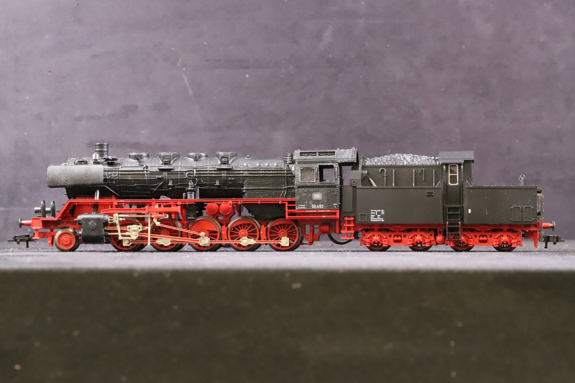 Fleischmann HO 4177 BR 50 50493 in DB Black/Red