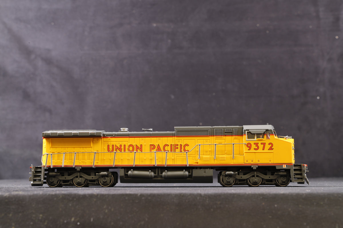 Spectrum HO 86002 GE Dash 8-40CW Wide Cab Diesel Union Pacific &#39;9372&#39;