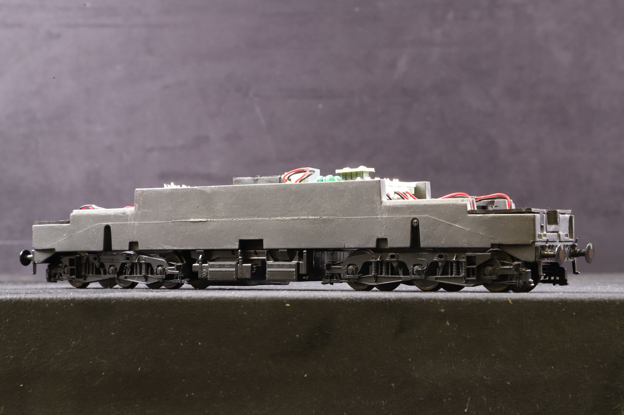 WKS Heljan OO Class 47 Chassis w/ Split Box Fuel Tank - Missing Body