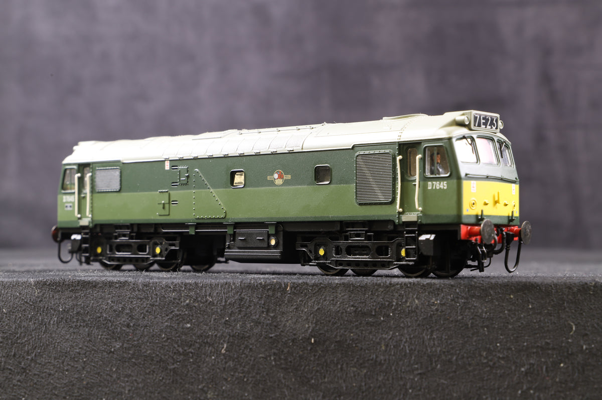 Bachmann OO  32-400 Class 25/2 &#39;D7645&#39; Two Tone BR Green With Roof Headcode