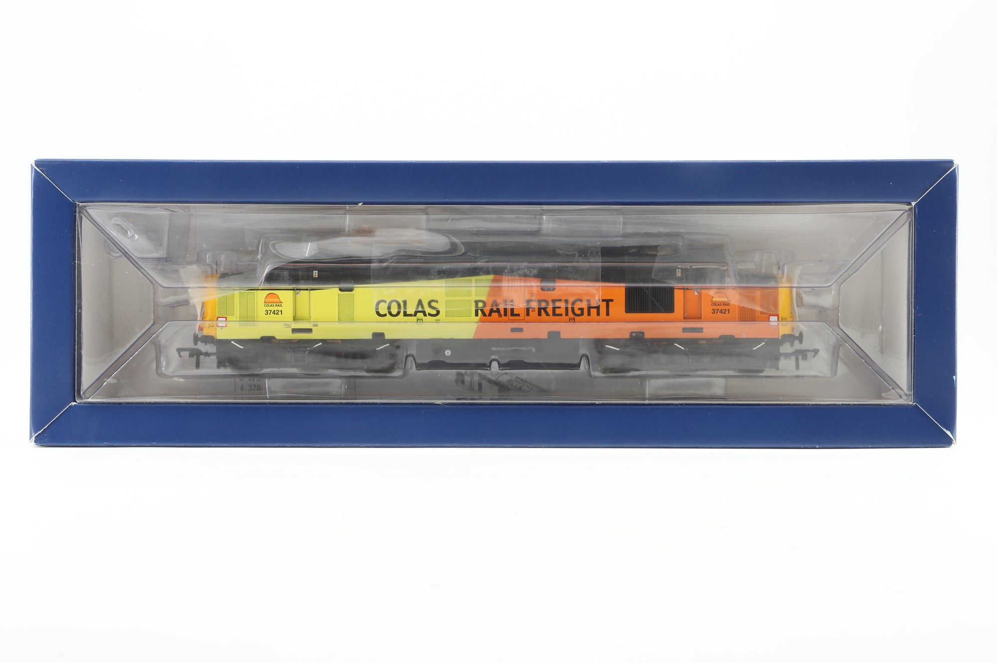 Bachmann OO 32-389 Class 37/4 37421 in Colas Livery